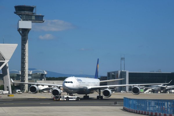 Peut-on trouver une maison de vacances en Provence avec des ateliers de peinture et des visites de marchés locaux?